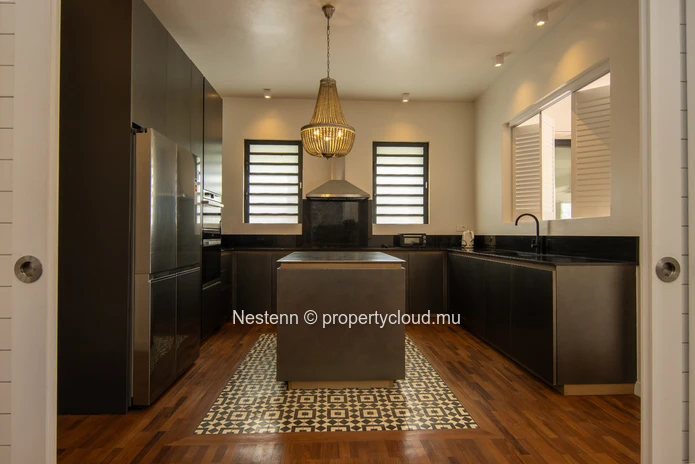 Villa triplex moderne avec 4 chambres
