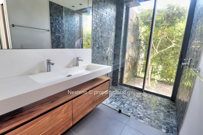 Exquisite villa on Anahita's Golf Estate: A fusion of luxury and natural elegance