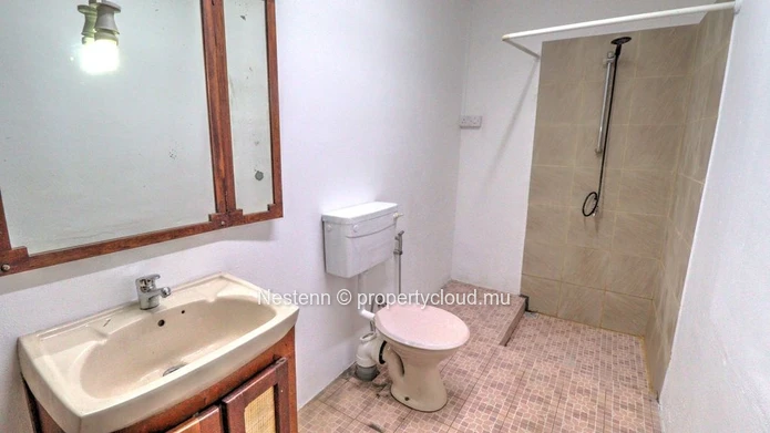 Large, multi-purpose property – Ideal for offices, a practice, or a mixed-use project