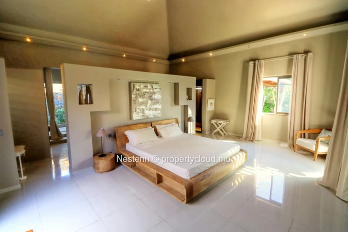 Luxueuse villa de 5 chambres avec piscine privée dans une résidence sécurisée. 
