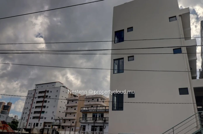 Modern commercial building – Strategic location, ready to operate