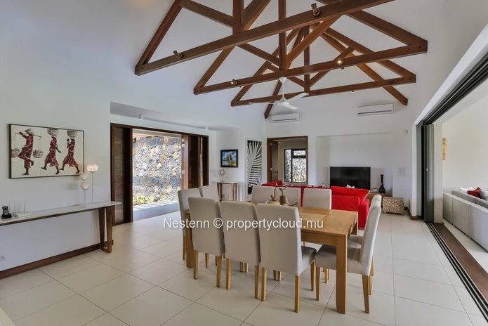Villa moderne de 4 chambres en résidence sécurisée