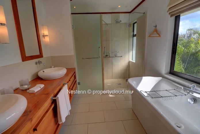 Magnifique villa vue mer de 5 chambres sur le Golf Ernie Els