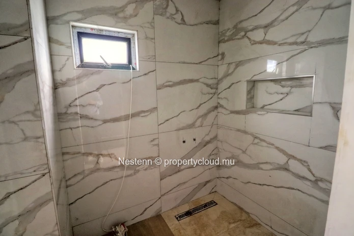 Ground-floor 3-bedroom apartment with jacuzzi