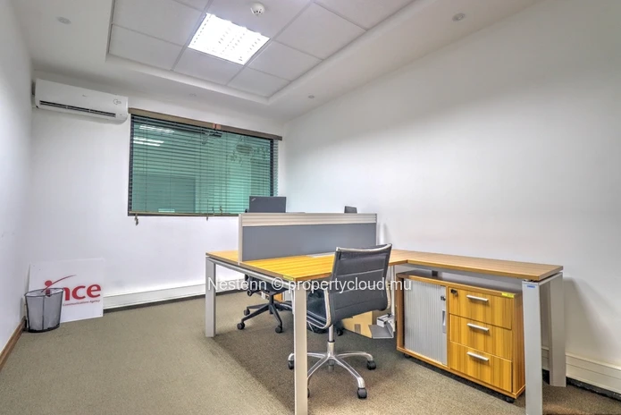 Furnished 20 m² offices with air conditioning, parking, and meeting rooms