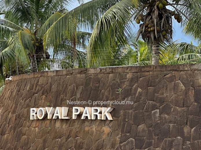Premium land of 1054m2 in fast-Growing area