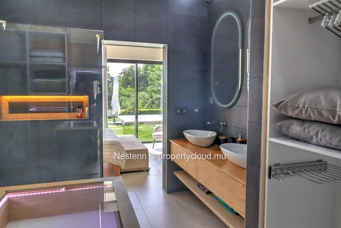 Belle villa de 3 chambres vendue avec une licence touristique idéalement