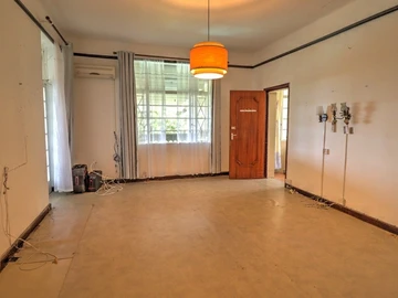 6 Bedroom House