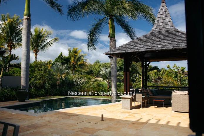 Villa meublée avec prestations haut de gamme – Golf, nature et mer.