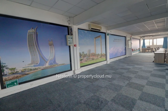 Furnished office on the 4th floor with stunning views of the city center