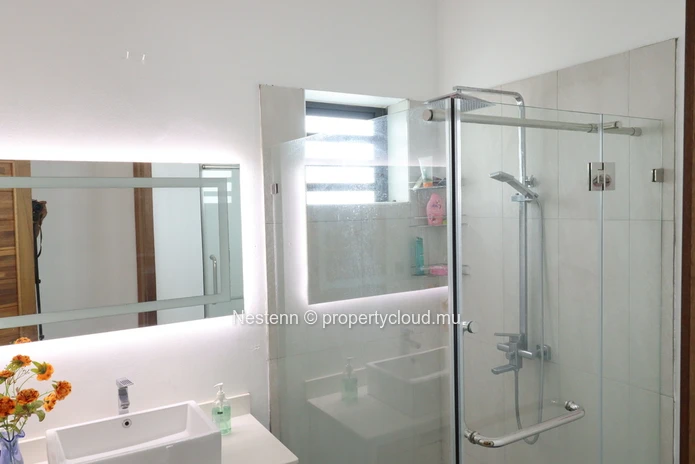 Élégante villa de 446 m² 