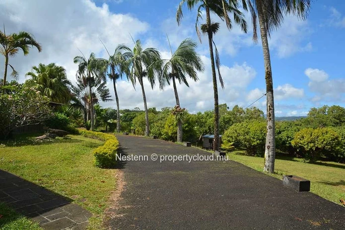Maison de 4 chambres dans un quartier résidentiel recherché
