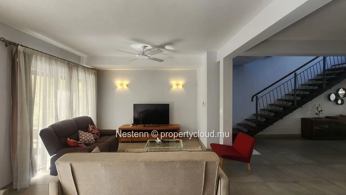 Duplex sécurisé de 3 chambres dans une résidence sécurisée