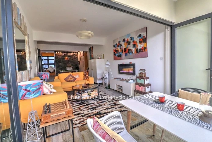 Modern 3-bedroom apartment just steps from the beach 