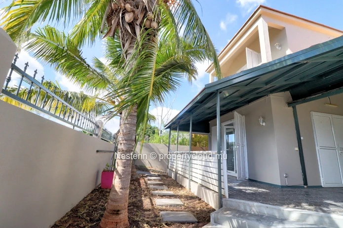 Villa rénovée de 3 chambres proche de la plage 
