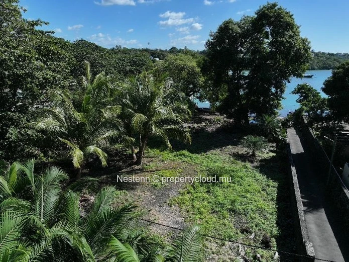Direct seafront plot of land
