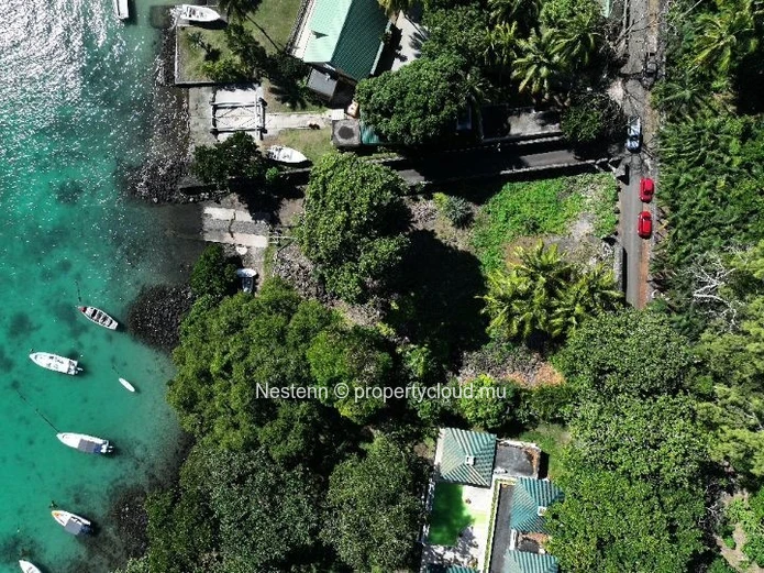 Direct seafront plot of land