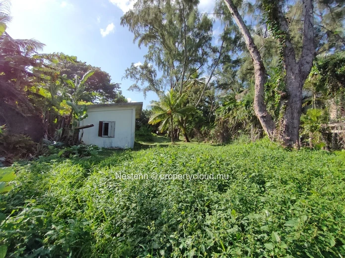 Terrain exclusif en bord de mer 