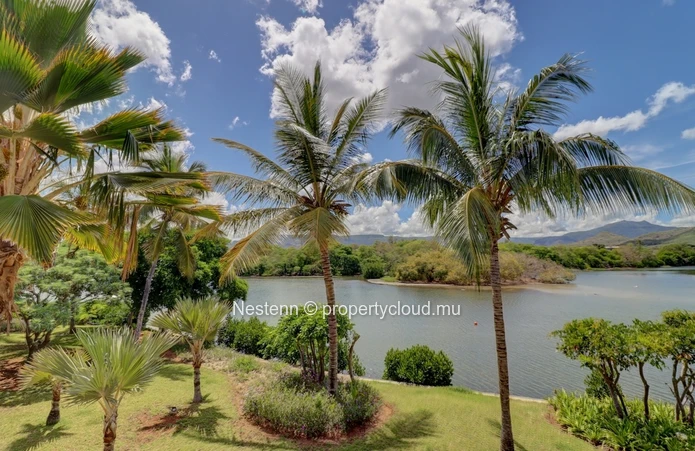 Duplex meublé de 4 chambres avec vue sur rivière et montagne, et proche de plage