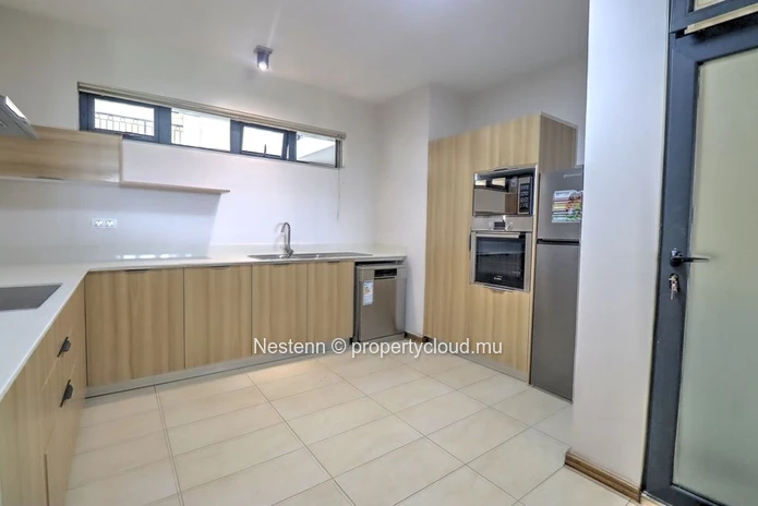 Élégant appartement meublé de 3 chambres avec vue imprenable 