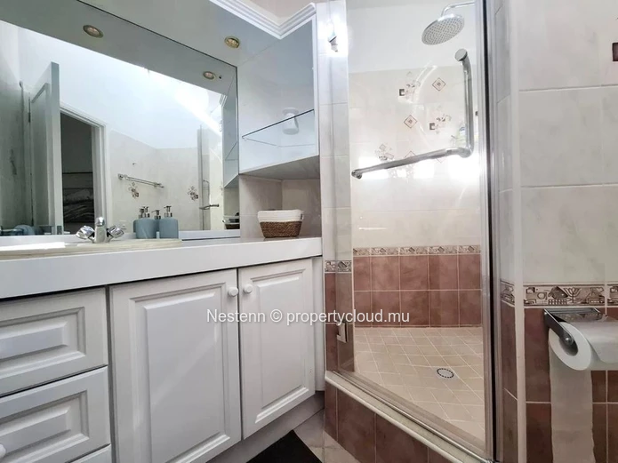Duplex moderne de 3 chambres avec piscine