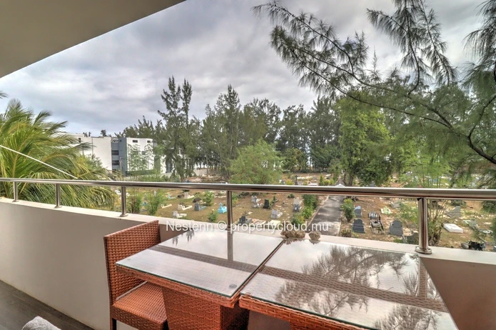 Superbe appartement avec vue mer dans une résidence avec accès direct à la plage. 