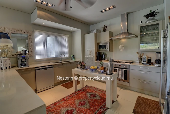 Duplex meublé de 4 chambres avec vue sur rivière et montagne, et proche de plage