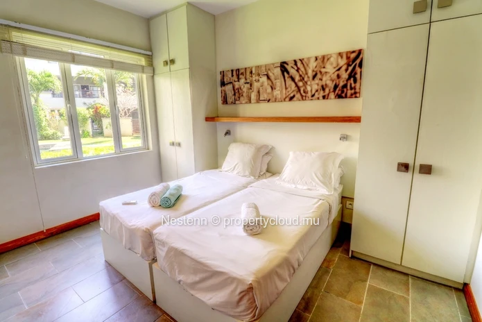 2-bed apartment in a secure residence across from the beach