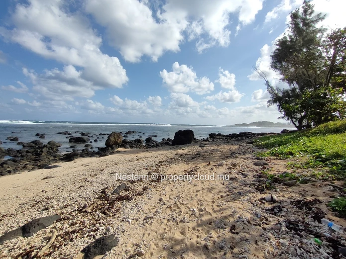 Terrain exclusif en bord de mer 