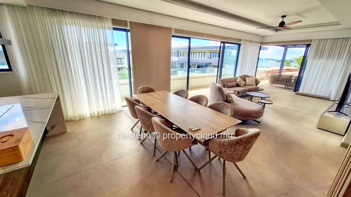 Fabulous 3-bedroom penthouse in a secure, upscale residence