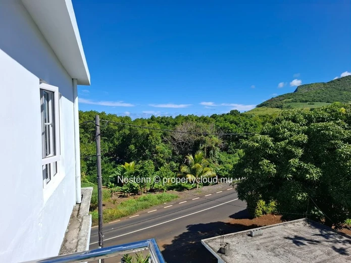 3-bedroom apartment with mountain view.