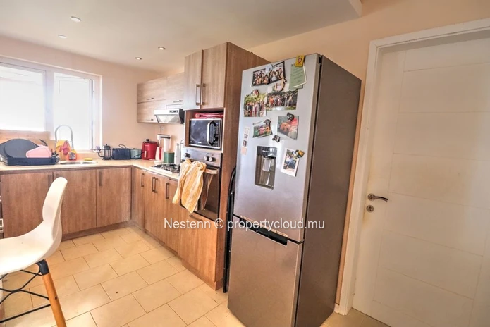 Penthouse moderne avec 2 chambres et proche des commerces 