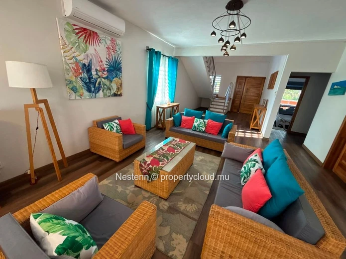 Exceptional Villa With 5 Suites For Rent – Pereybere
