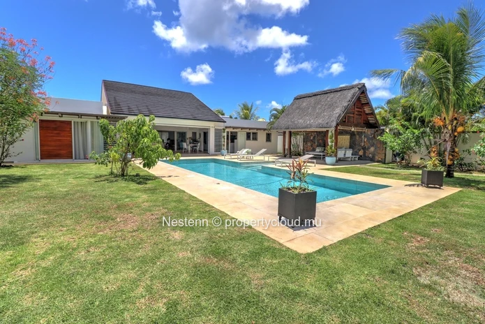 Superbe villa de luxe avec jardin 