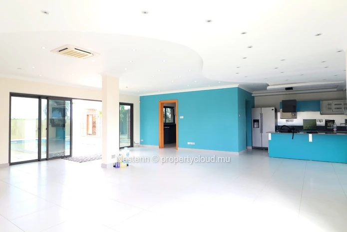 Villa moderne de 5 chambres avec piscine privée
