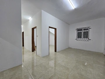 9 Bedroom House
