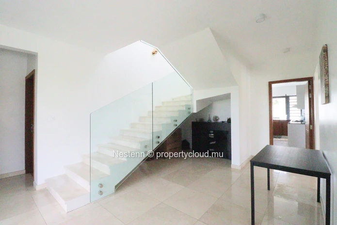 Villa moderne entièrement meublée 