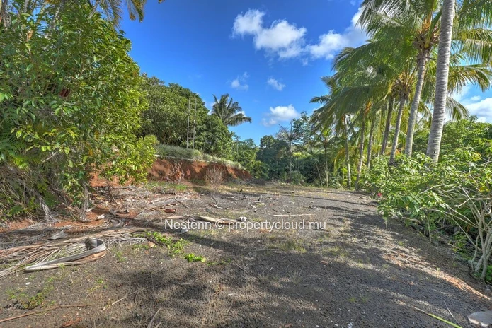Spacieuse maison de 275 m² de 9 chambres avec vue sur la mer et la montagne.