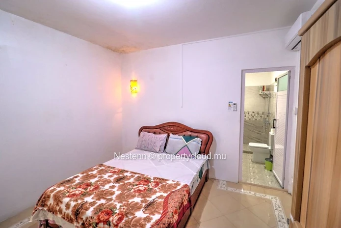 2-Bedroom Apartment with direct beach access