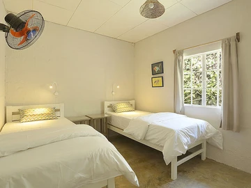 9 Bedroom House
