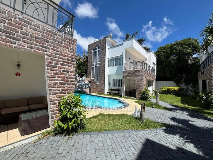 Charming traditional duplex villa with 4 bedrooms
