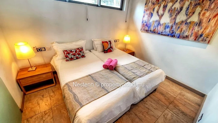 Refined 3-bedroom apartment on the beach