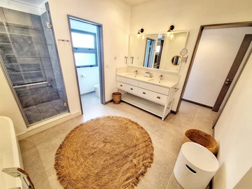 4 Bedroom Apartment