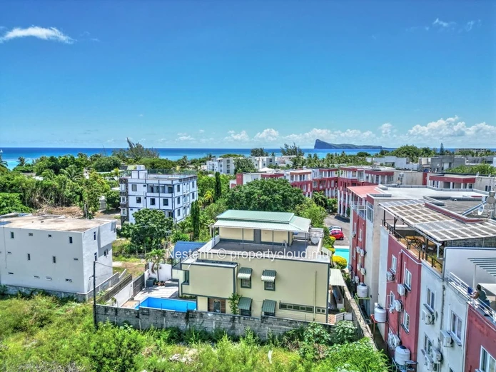Penthouse moderne avec 2 chambres et proche des commerces 