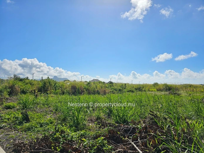 Terrain de 780,7 m²/18,5 perches en résidence sécurisée