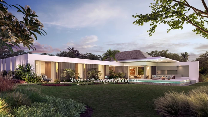 Single storey 3-bed villa with private pool and garden in a prestigious estate