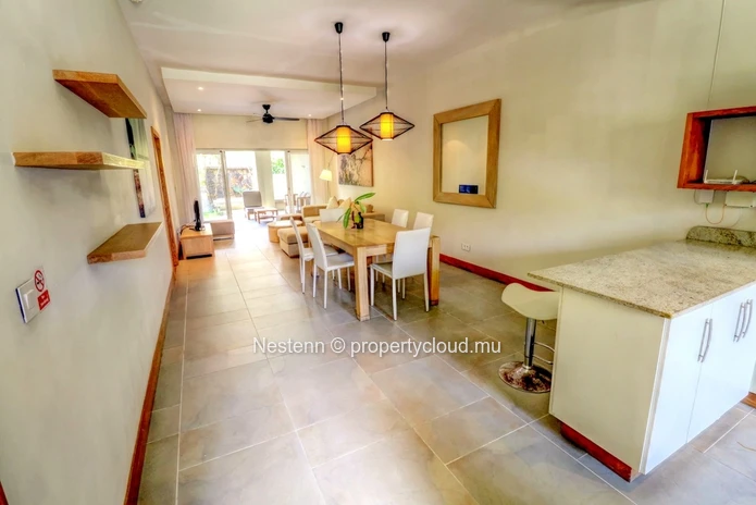 2-bed apartment in a secure residence across from the beach