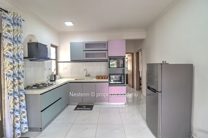 Superbe appartement avec vue mer dans une résidence avec accès direct à la plage. 