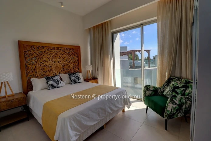 Spectacular beachfront 2-bed penthouse 