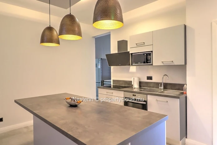 Appartement meublé de 3 chambres en résidence sécurisée 